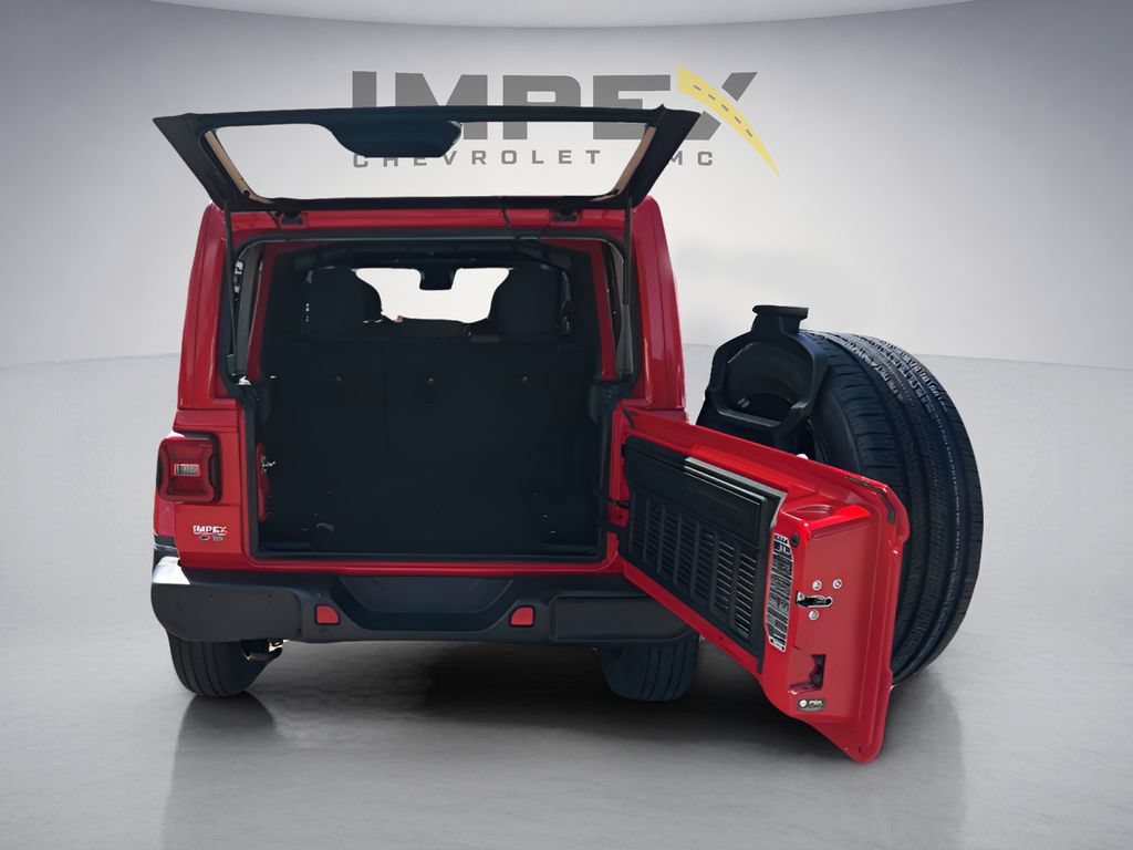 Used 2025 Jeep Wrangler Unlimited Sahara w/ Safety Group AWD/4WD image 28