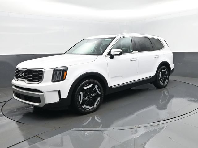 Used 2025 Kia Telluride S AWD/4WD image 2