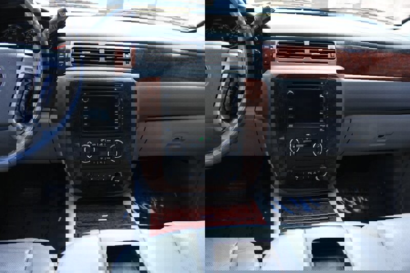 Used 2011 Chevrolet Tahoe LTZ AWD/4WD image 13