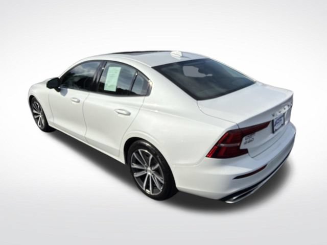 Used 2022 Volvo S60 B5 Momentum AWD/4WD image 3