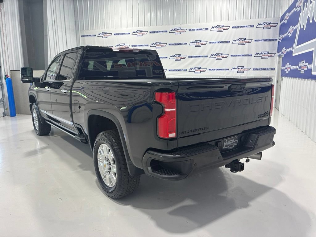 Used 2025 Chevrolet Silverado 2500 High Country w/ High Country Premium Package AWD/4WD image 4