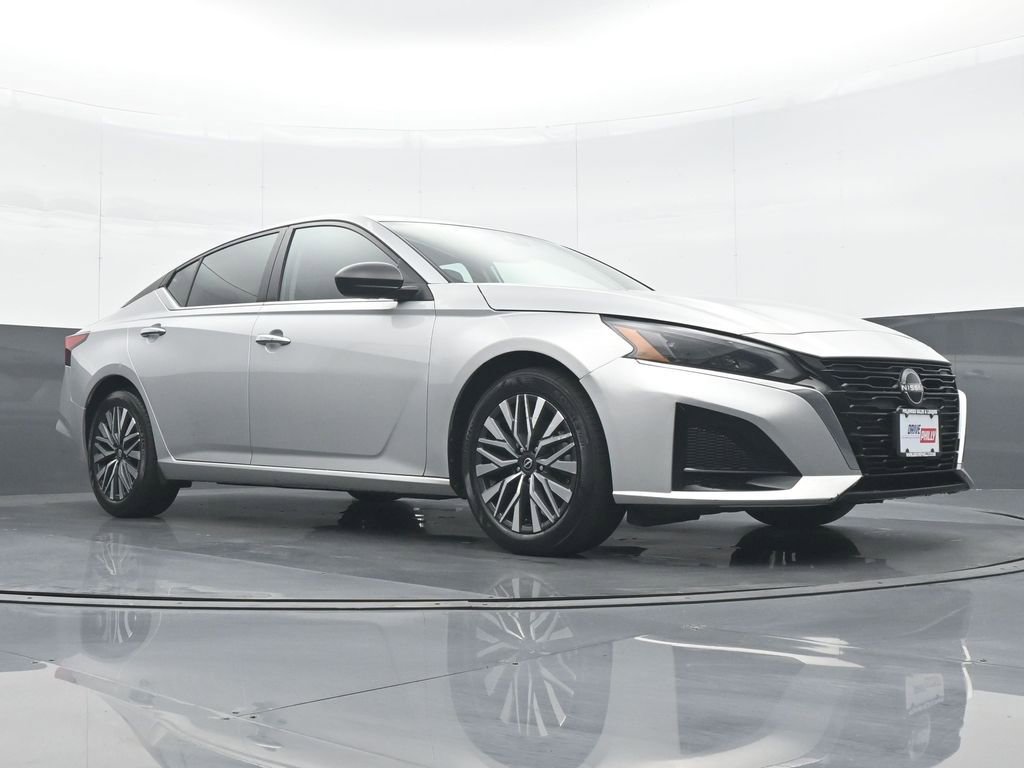 Used 2024 Nissan Altima 2.5 SV image 33