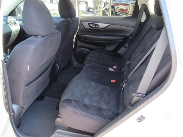 Used 2015 Nissan Rogue SV image 27