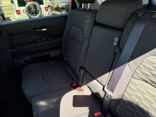 Used 2022 Nissan Pathfinder SV image 14