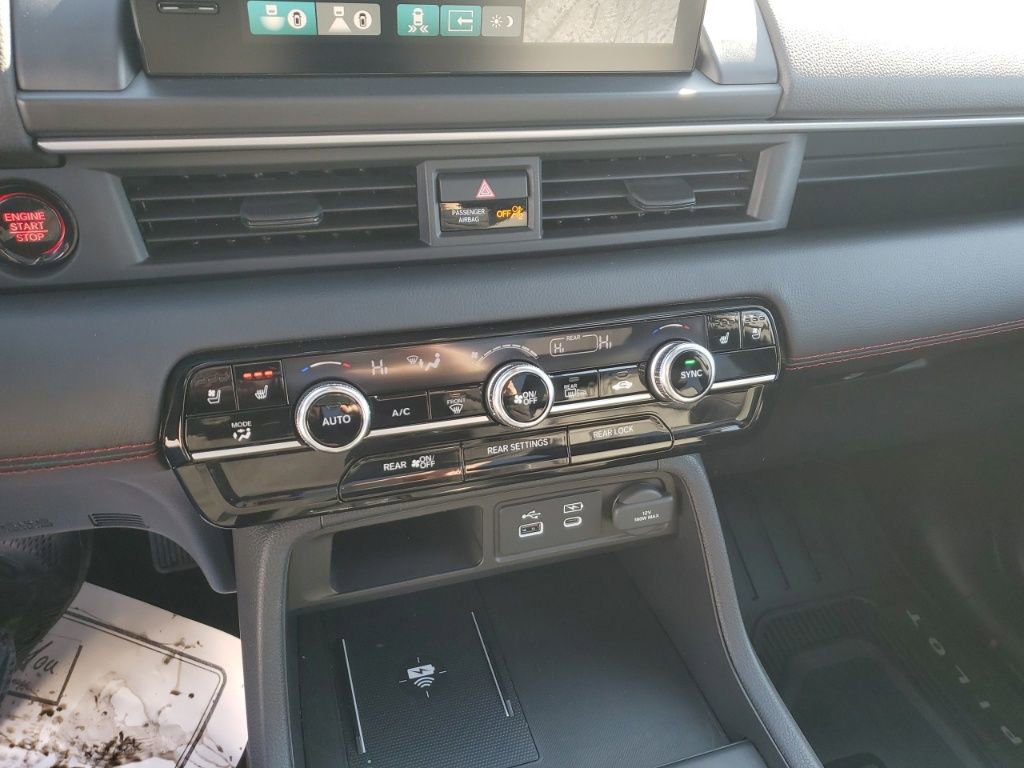 Used 2025 Honda Pilot Black Edition image 22