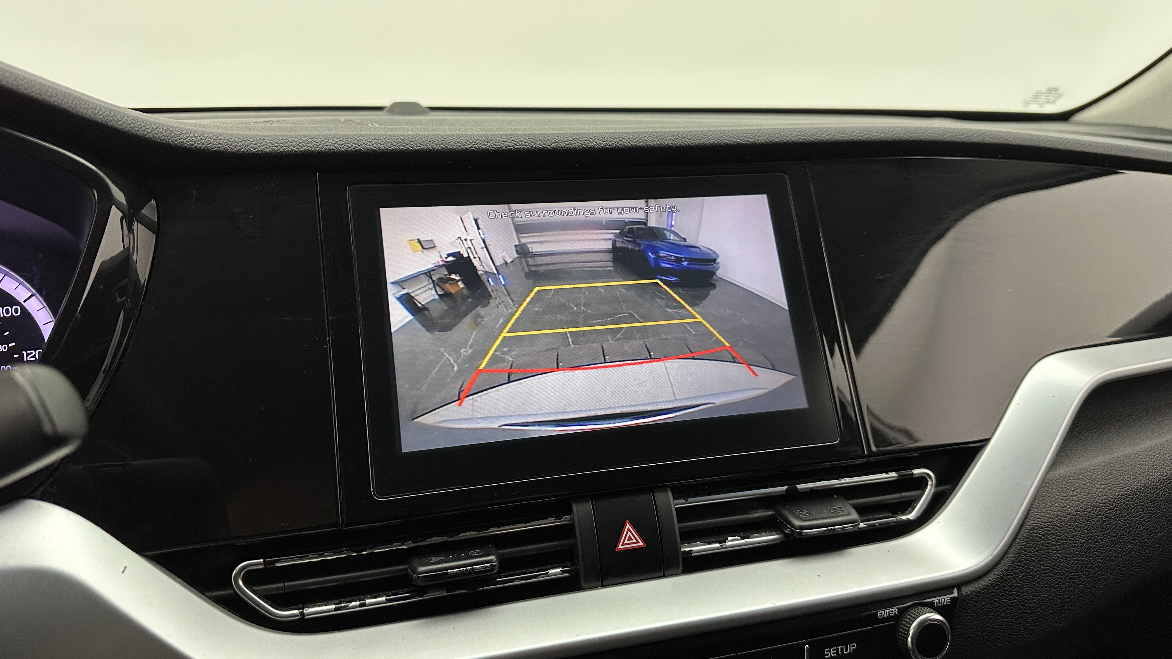 Used 2020 Kia Niro LX FWD image 21