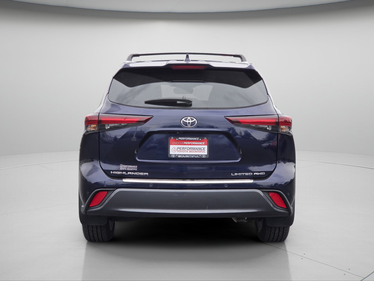 Used 2024 Toyota Highlander Limited AWD/4WD image 27