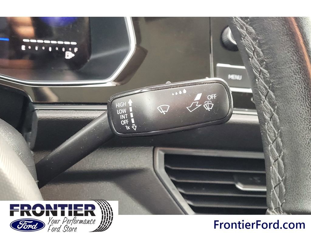 Used 2023 Volkswagen Jetta SE image 20