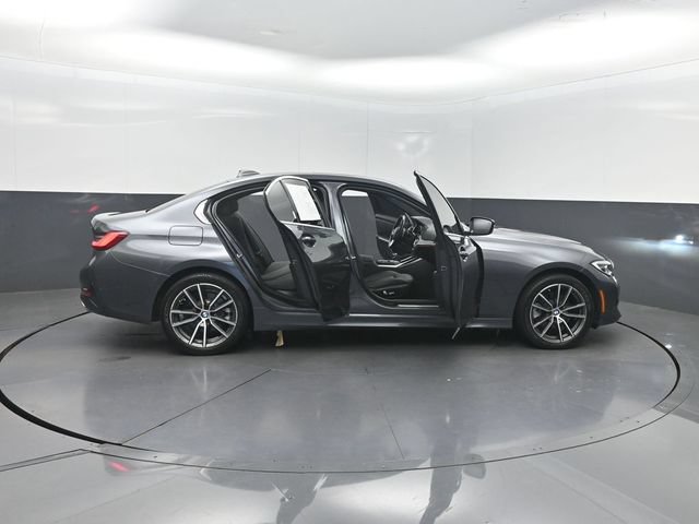 Used 2021 BMW 330i xDrive Sedan w/ Premium Package AWD/4WD image 31