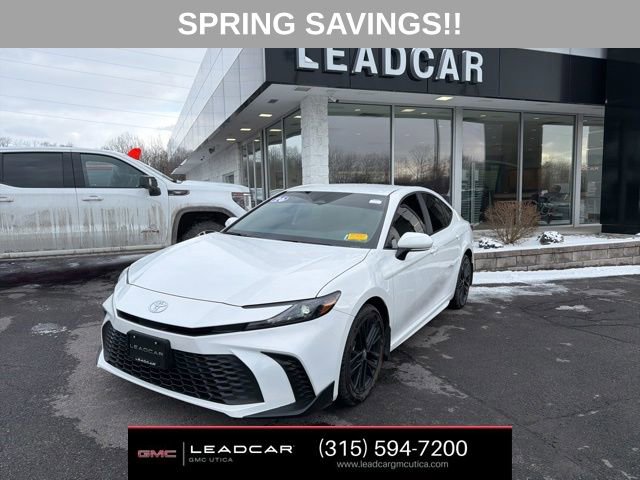 Used 2026 Toyota Camry SE image 1