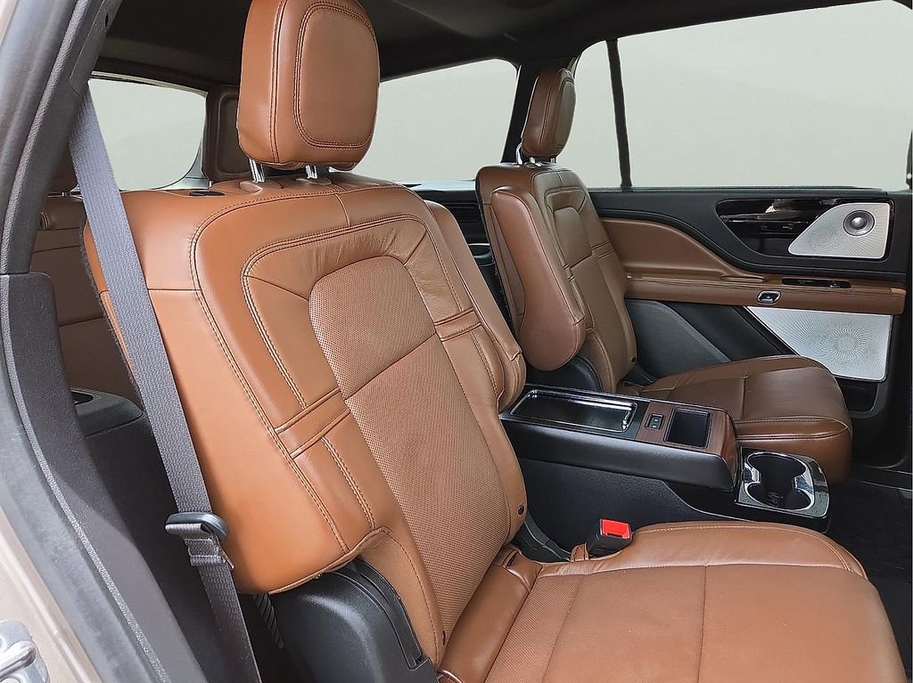 Used 2021 Lincoln Aviator Reserve w/ Equipment Group 201A RWD image 10