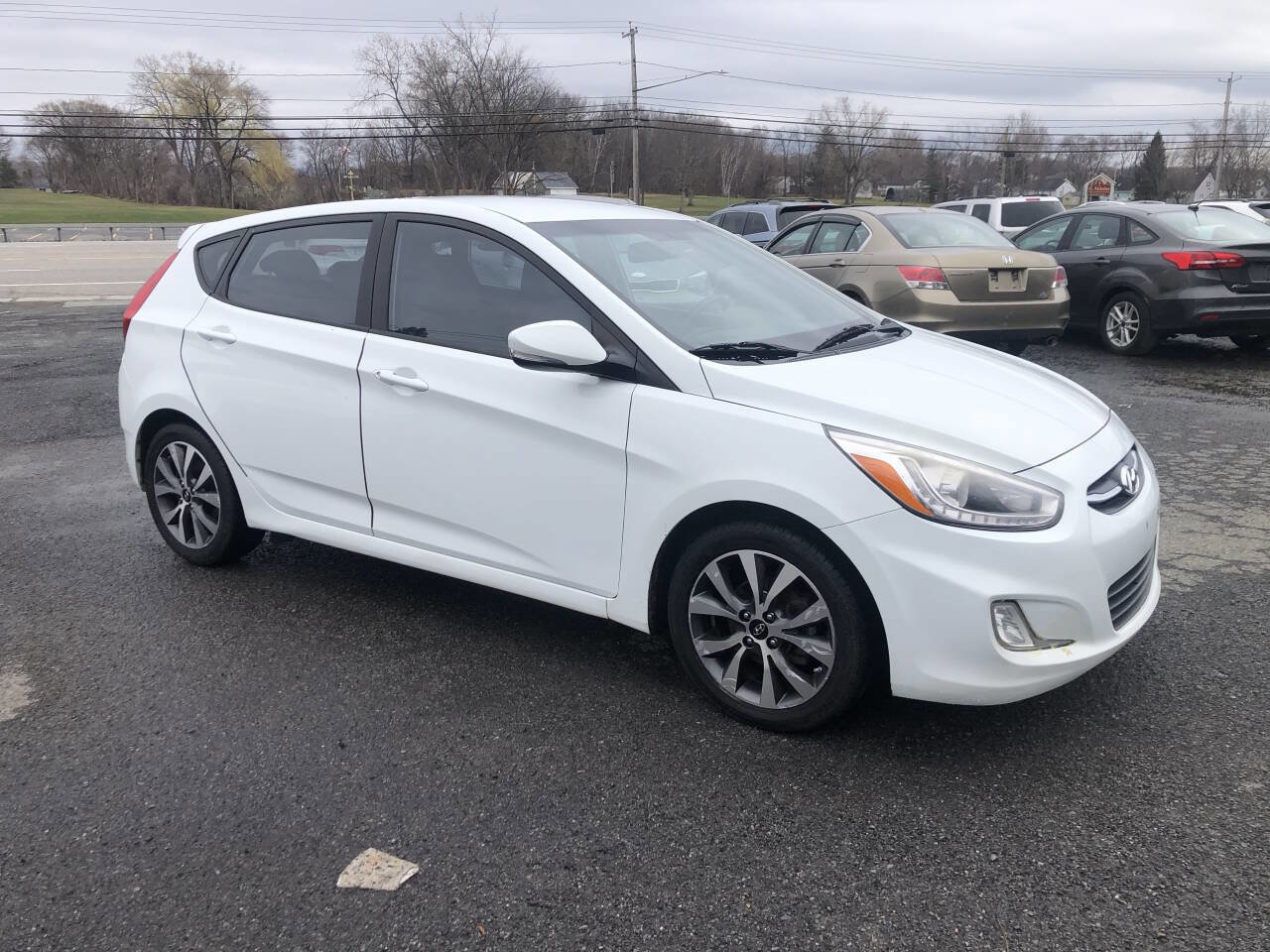 Used 2015 Hyundai Accent Sport image 1