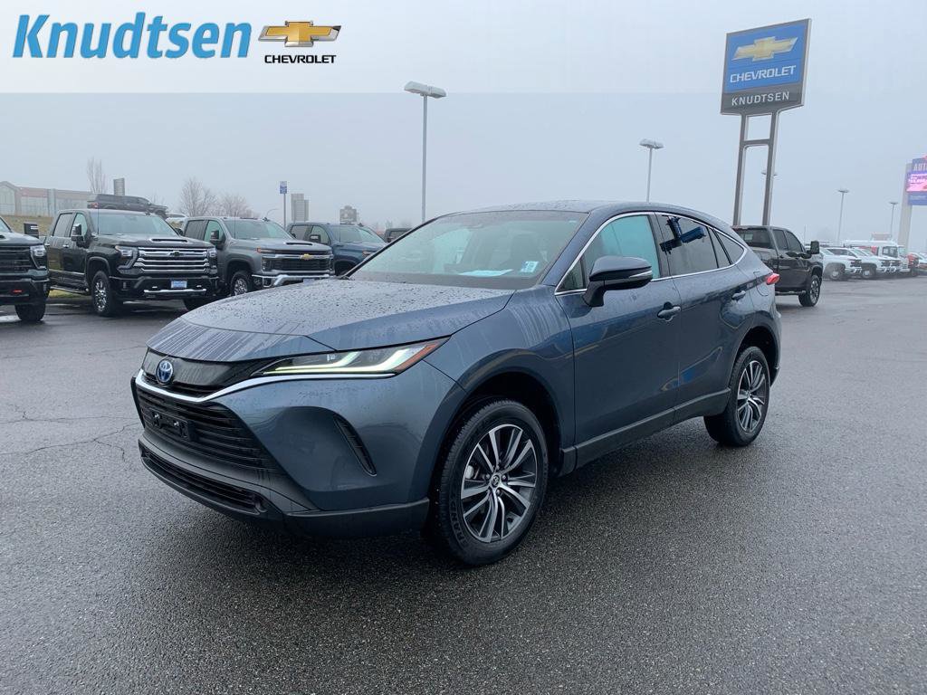 Used 2024 Toyota Venza LE image 3