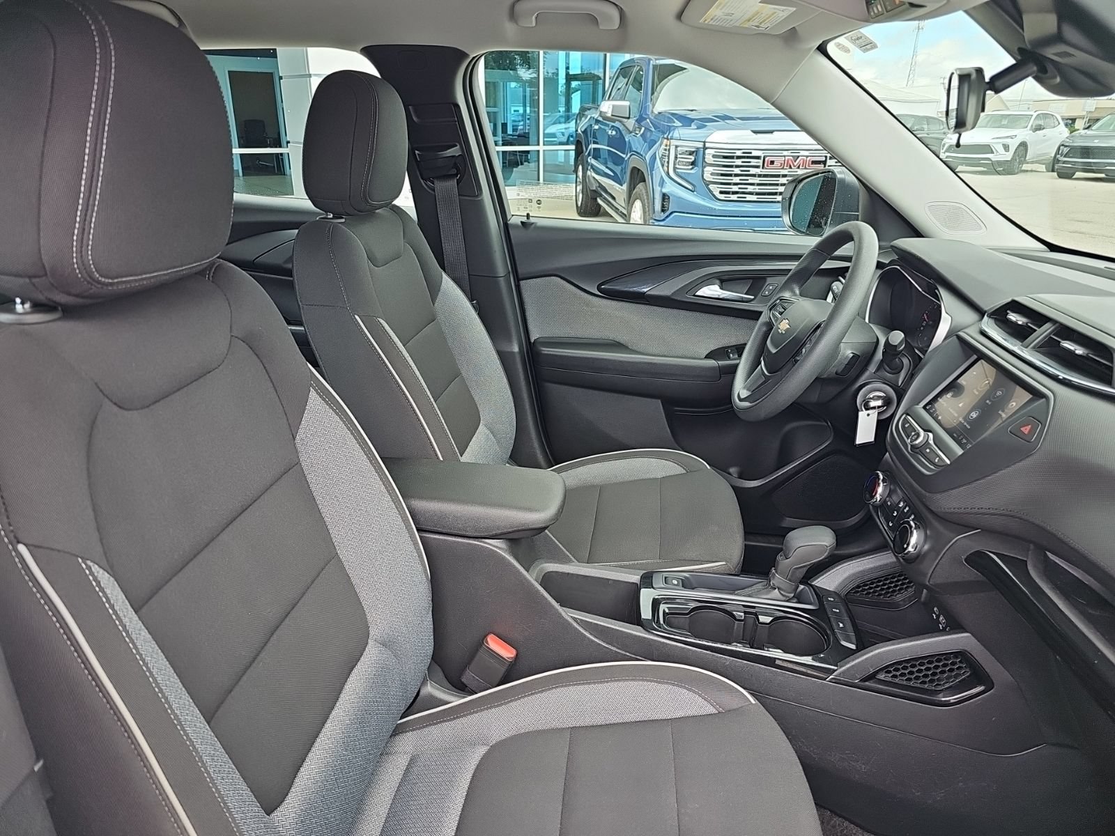 Used 2023 Chevrolet TrailBlazer LS FWD image 29