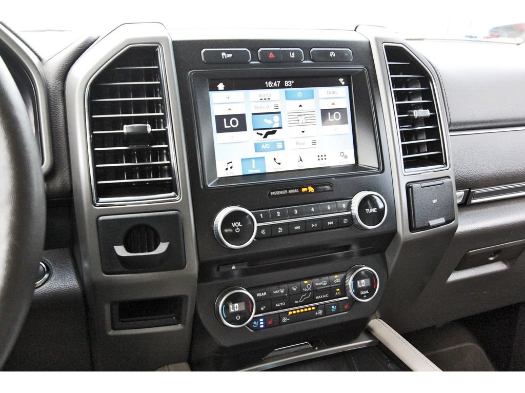 Used 2018 Ford Expedition XLT w/ Equipment Group 202A RWD image 28