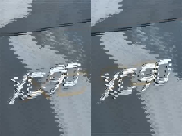 Used 2025 Volvo XC90 B6 Ultra image 31