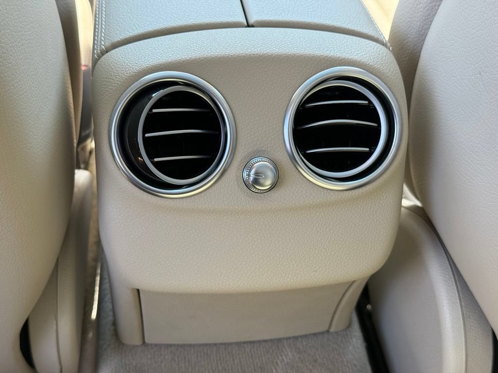 Used 2015 Mercedes-Benz C 300 4MATIC Sedan image 16