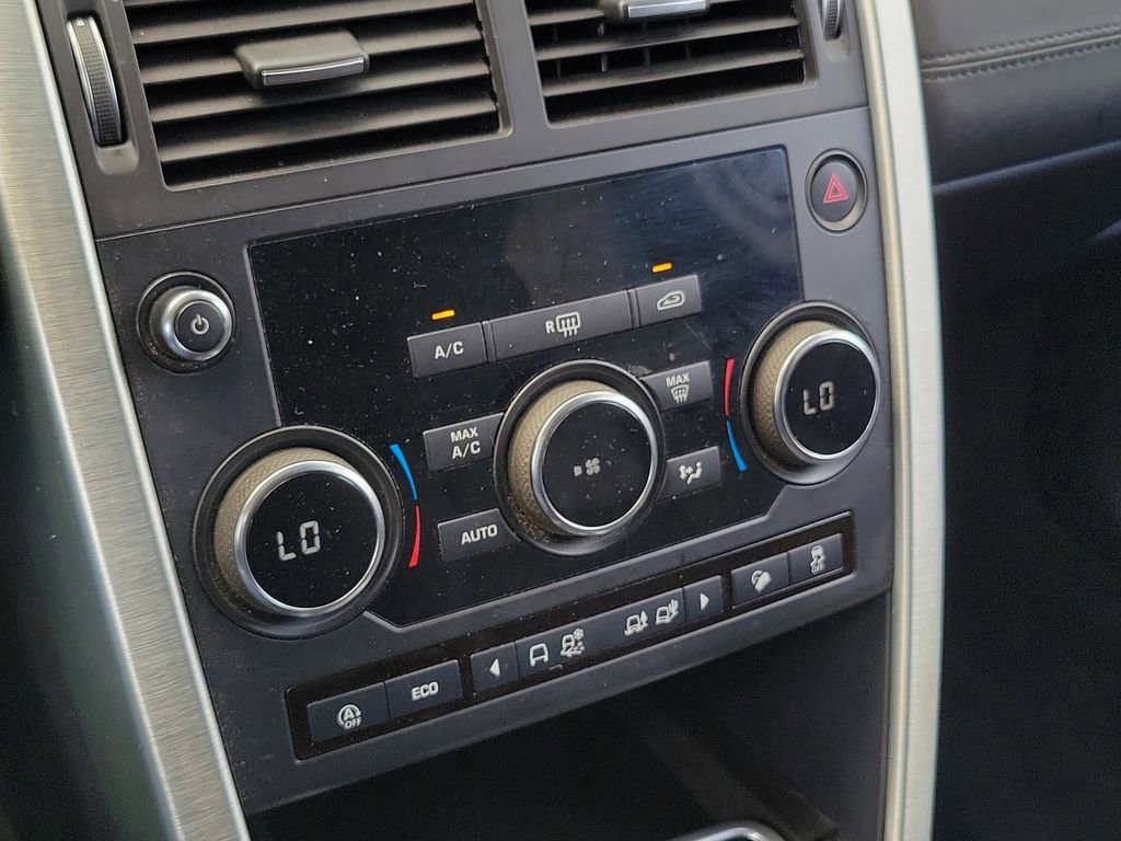 Used 2018 Land Rover Discovery Sport SE image 31