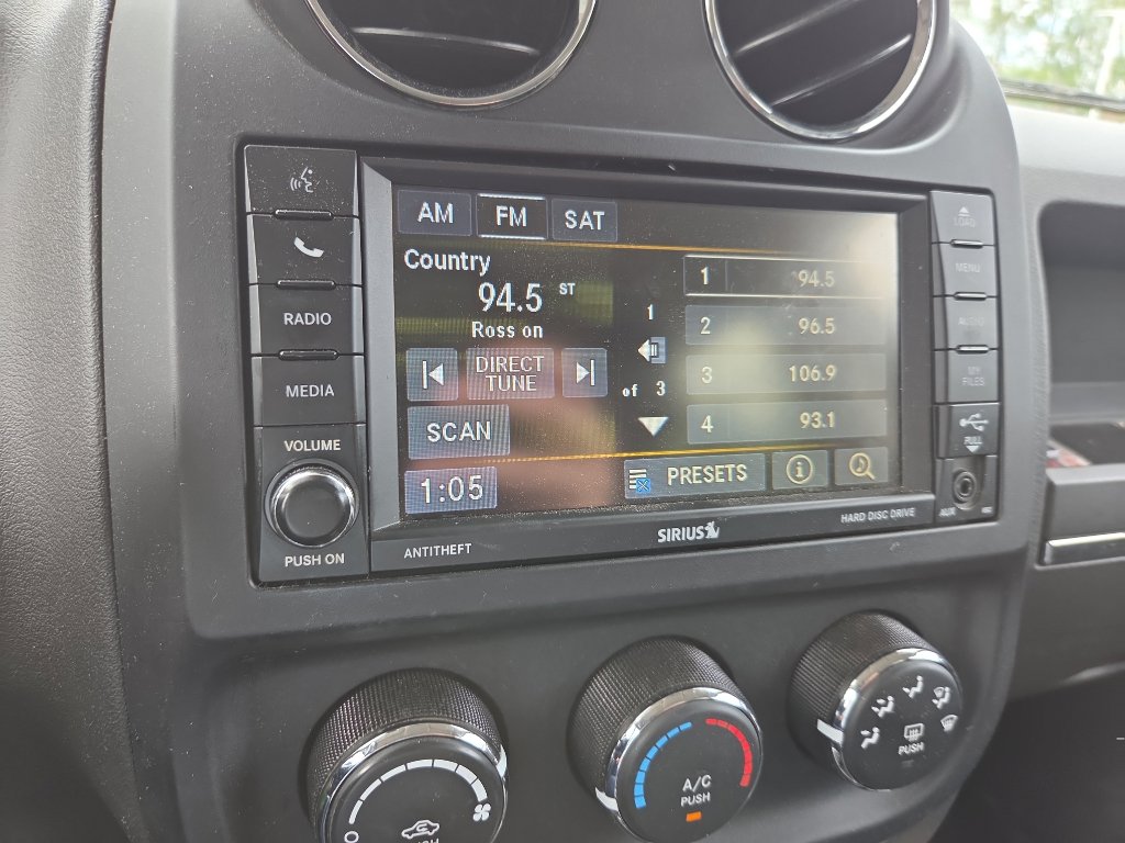 Used 2015 Jeep Patriot High Altitude FWD image 10