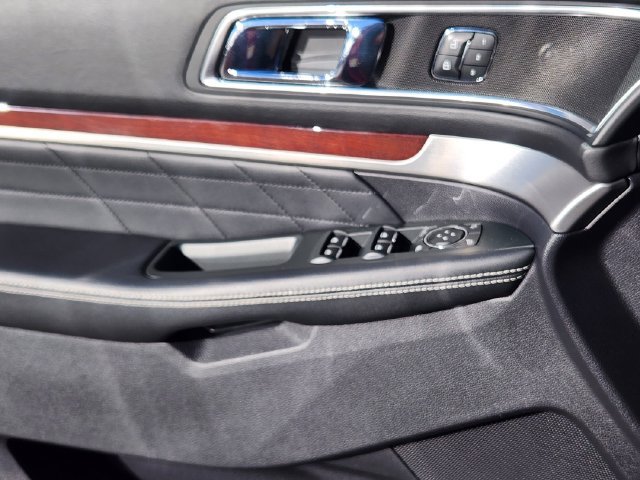 Certified 2019 Ford Explorer Platinum AWD/4WD image 11