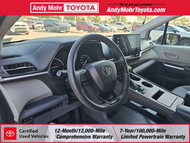 Certified 2024 Toyota Sienna LE FWD image 9