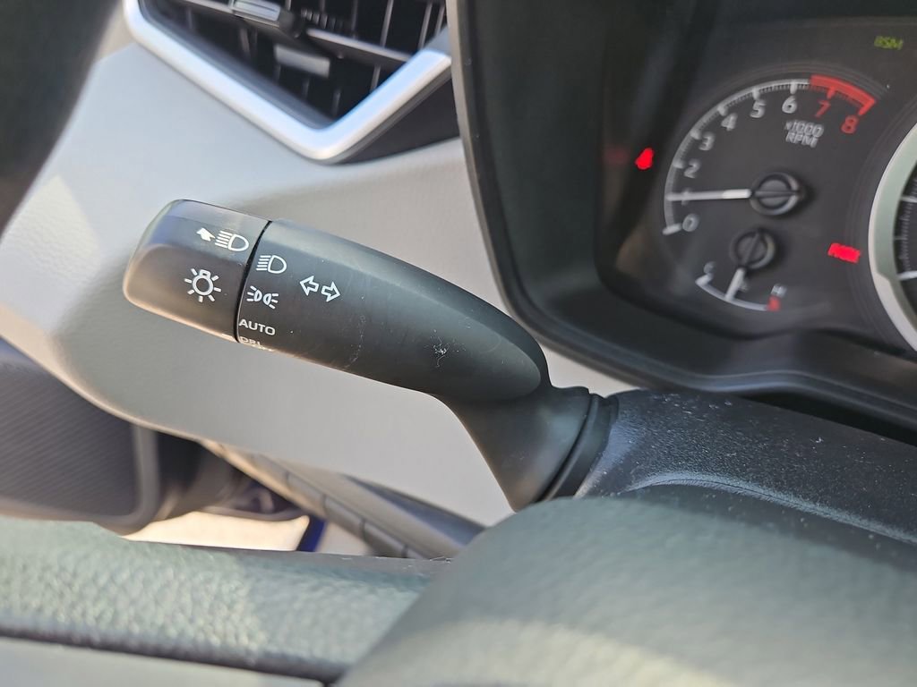 Used 2021 Toyota Corolla LE w/ LE Convenience Package image 23