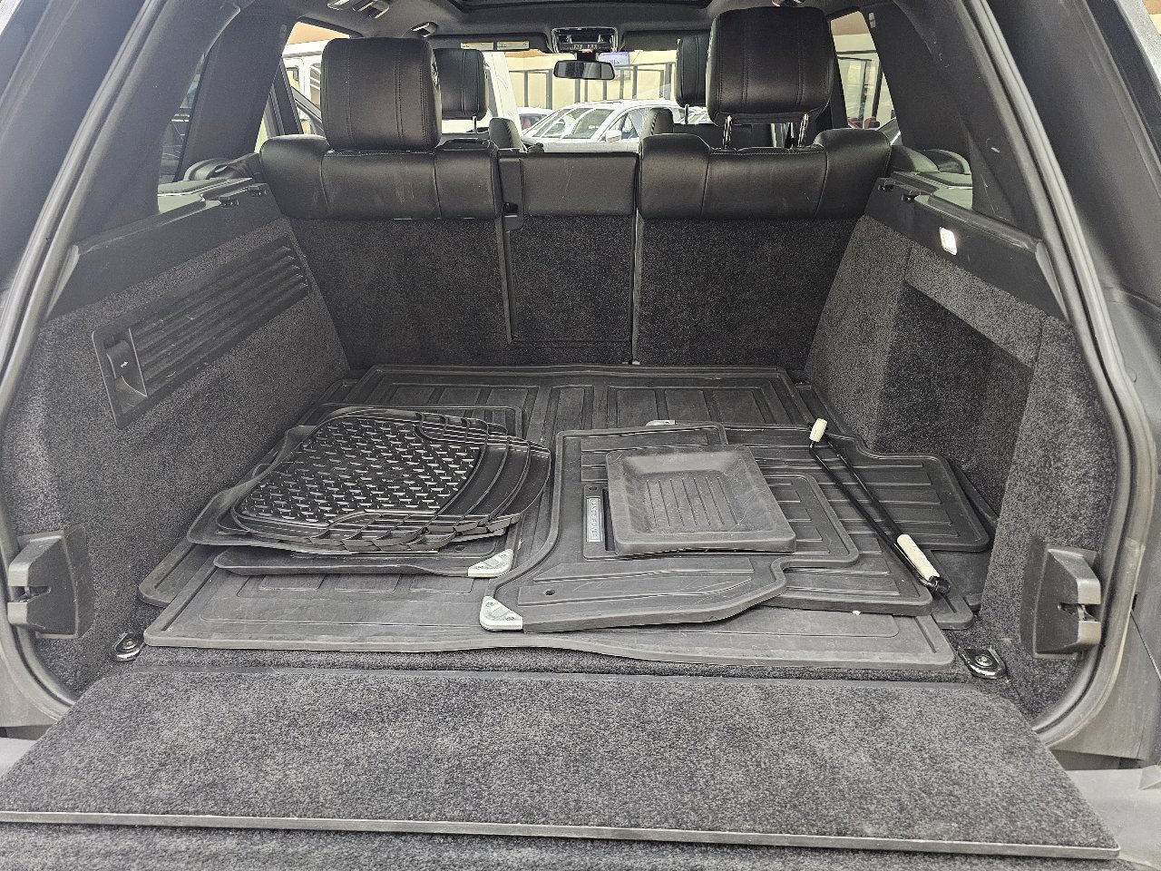 Used 2016 Land Rover Range Rover HSE image 14