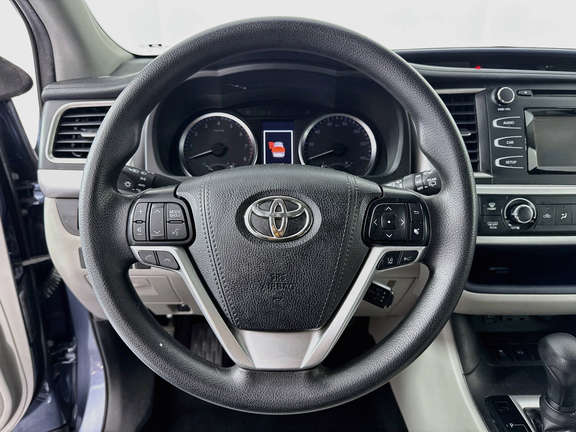 Used 2019 Toyota Highlander LE FWD image 11