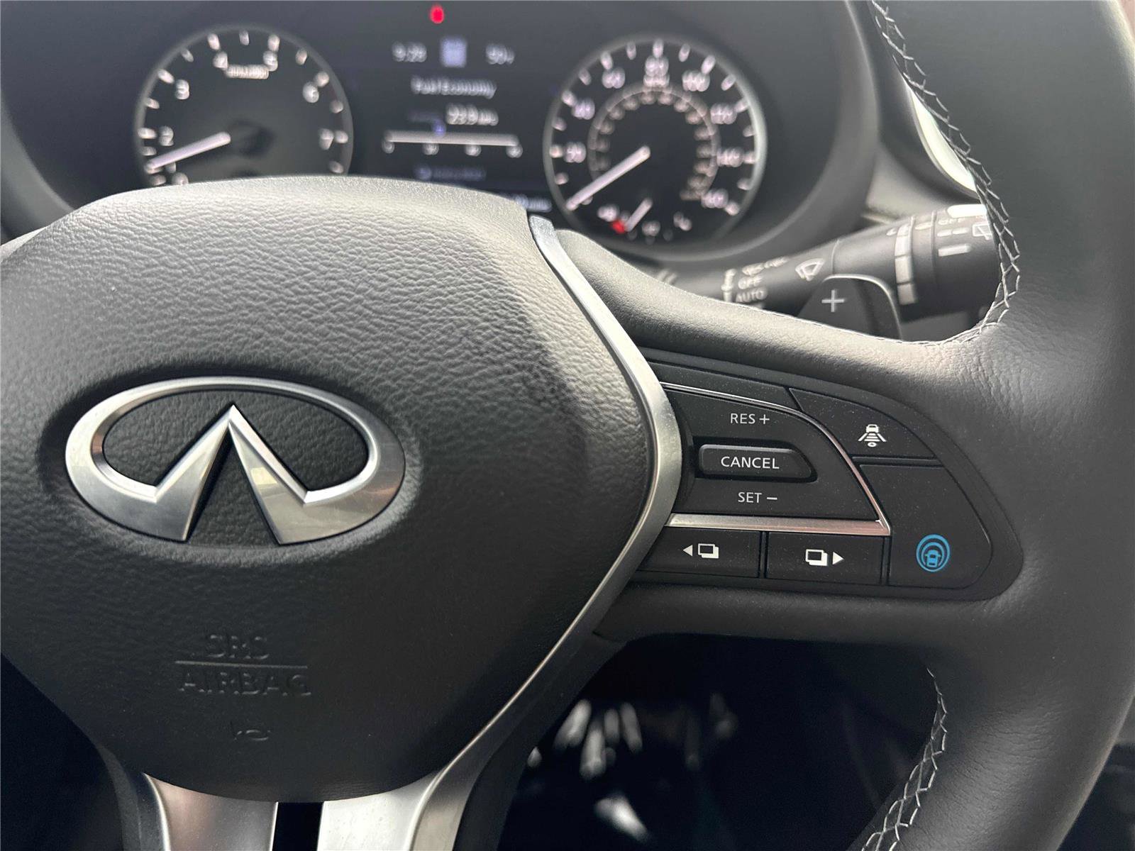 Certified 2025 INFINITI QX55 Essential image 18