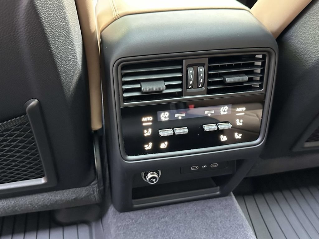 Certified 2026 Porsche Cayenne AWD/4WD image 14