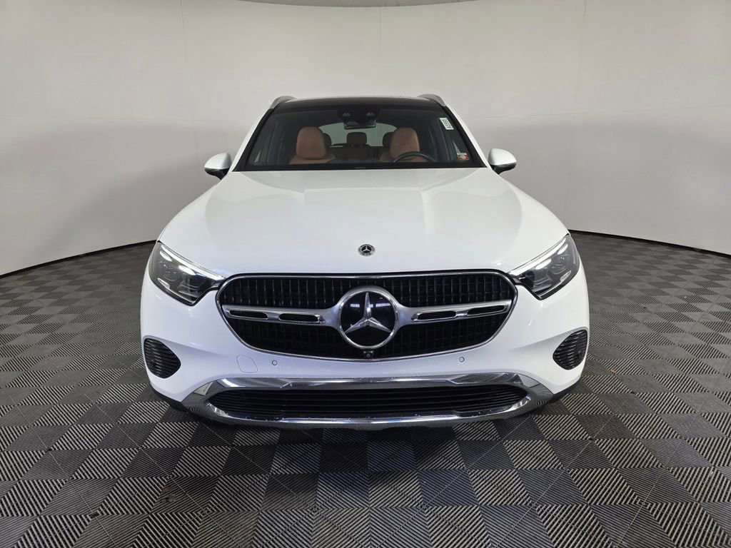 Used 2023 Mercedes-Benz GLC 300 4MATIC image 2