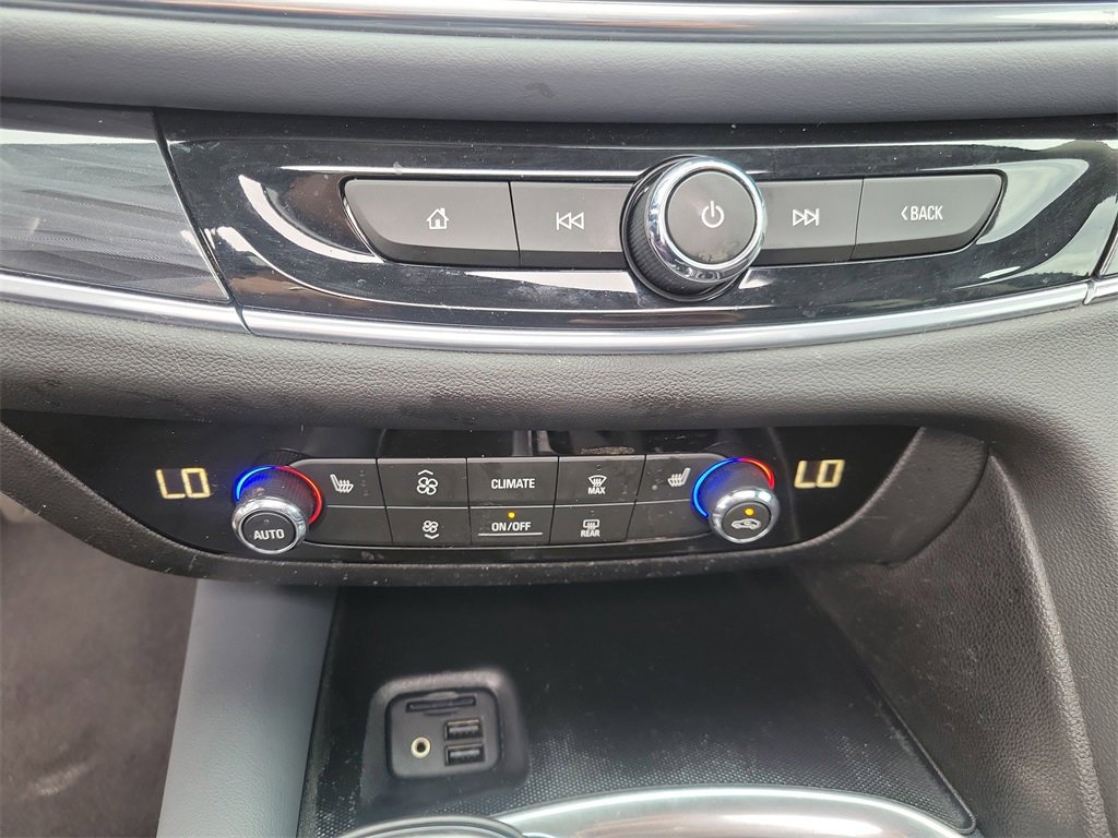 Used 2021 Buick Enclave Essence w/ Sound and Sites Package image 35