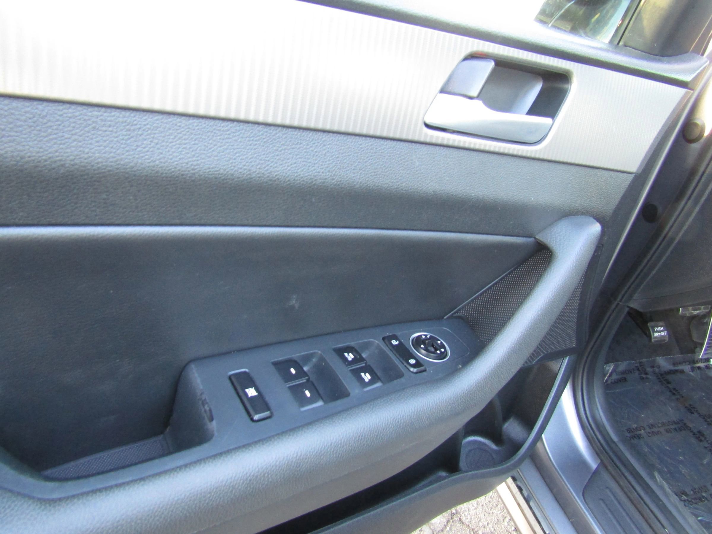 Used 2018 Hyundai Sonata Sport image 16