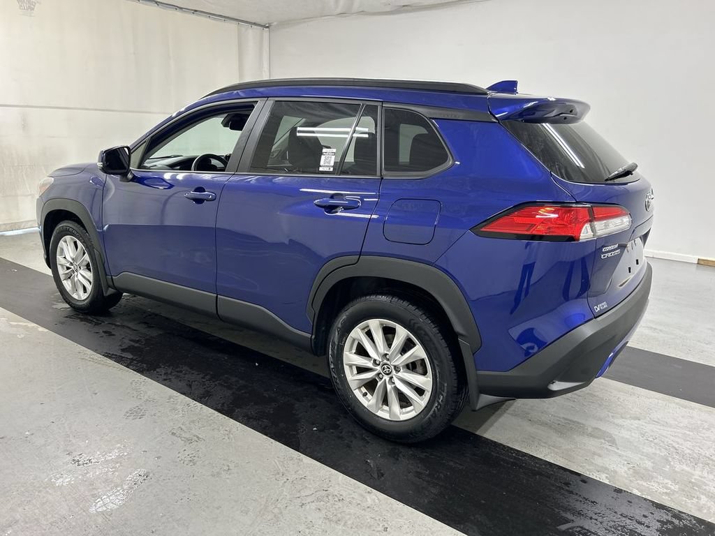 Used 2024 Toyota Corolla Cross LE w/ Moonroof Package AWD/4WD image 7