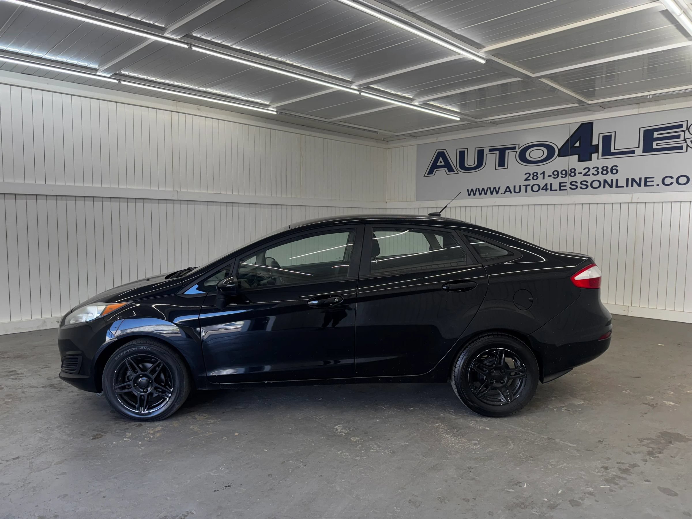 Used 2019 Ford Fiesta SE FWD image 8