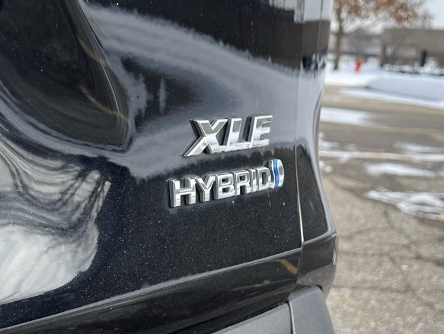 Used 2020 Toyota RAV4 XLE image 13