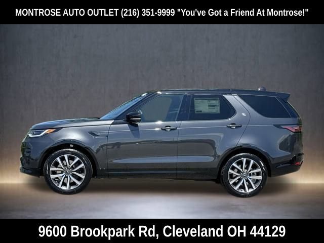 New 2024 Land Rover Discovery Dynamic SE image 3