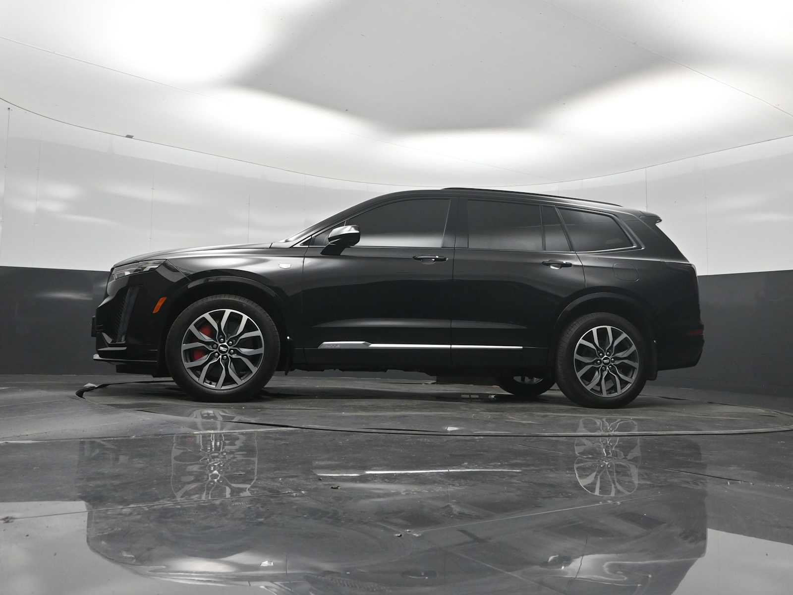 Used 2024 Cadillac XT6 Sport w/ Technology Package AWD/4WD image 34