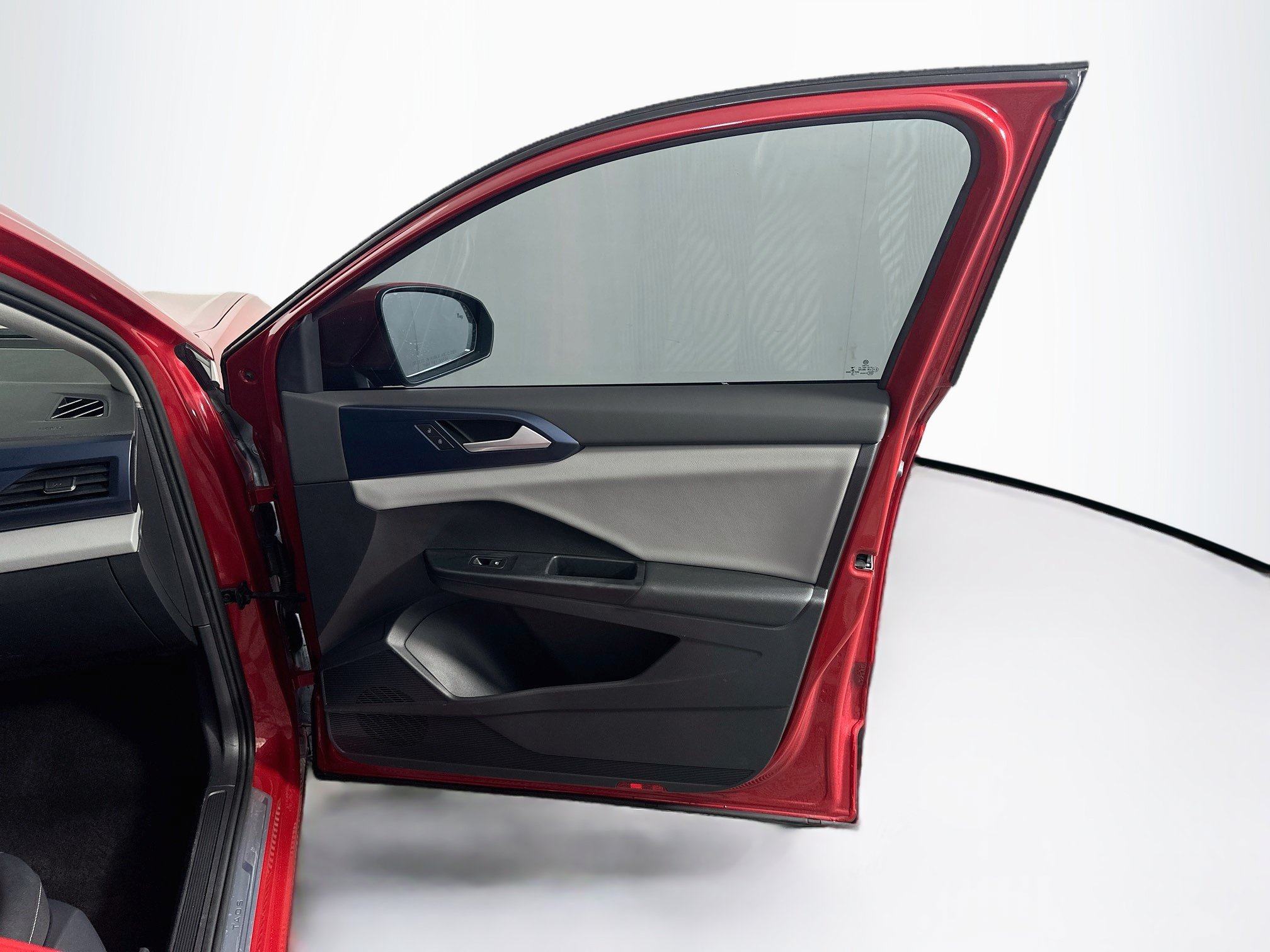 Used 2022 Volkswagen Taos SE w/ Panoramic Sunroof Package FWD image 34