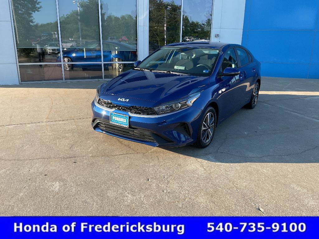 Used 2023 Kia Forte LXS w/ LXS Technology Package FWD image 2