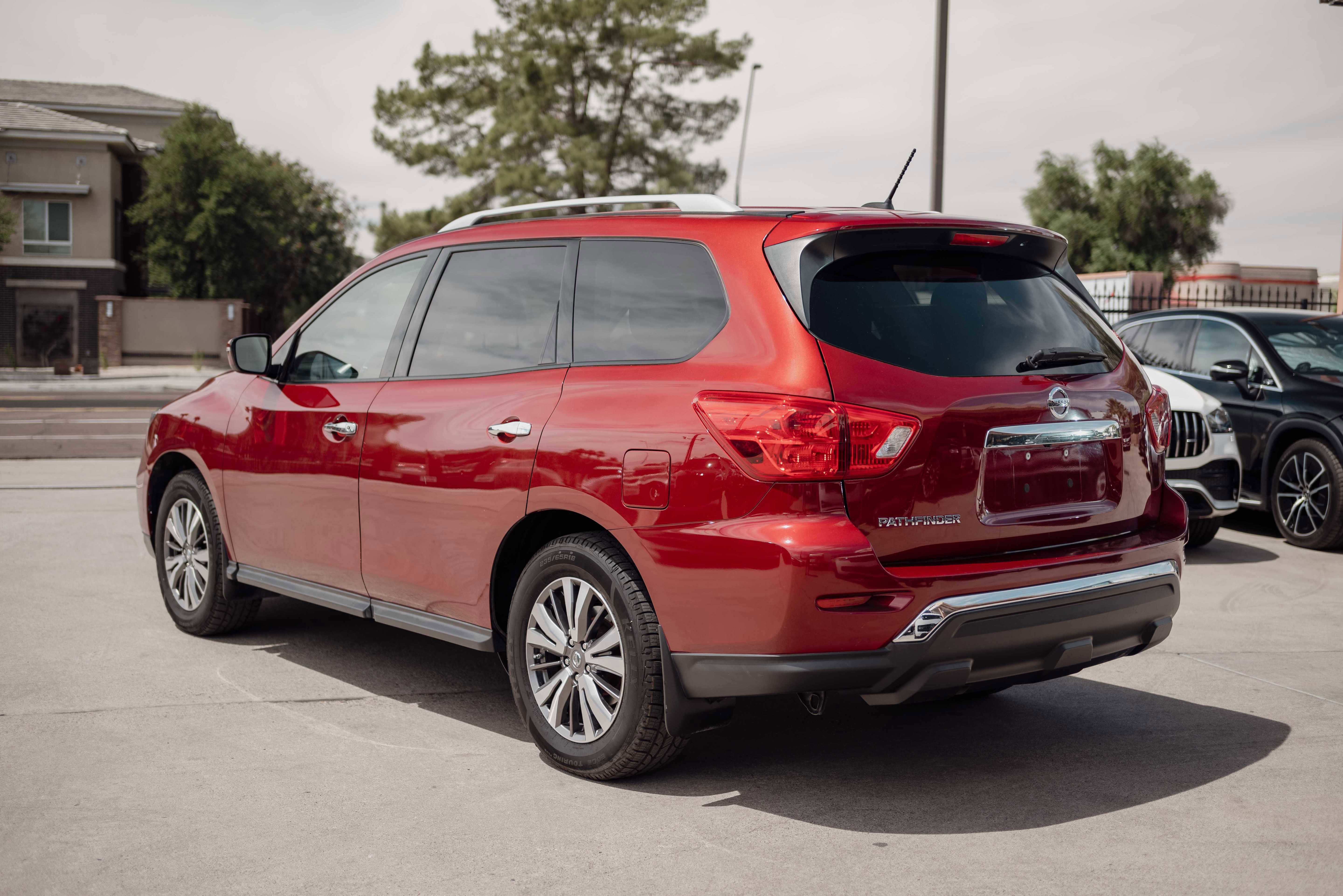 Used 2018 Nissan Pathfinder S FWD image 5