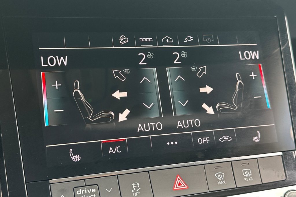 Used 2022 Audi e-tron Premium AWD/4WD image 24