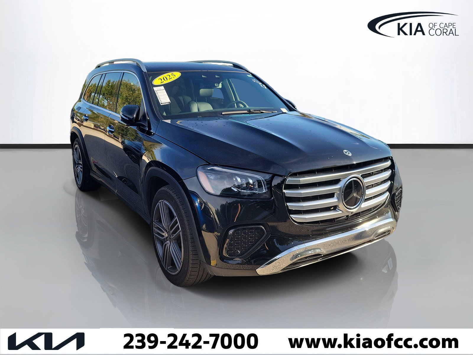 Used 2025 Mercedes-Benz GLS 450 4MATIC image 1
