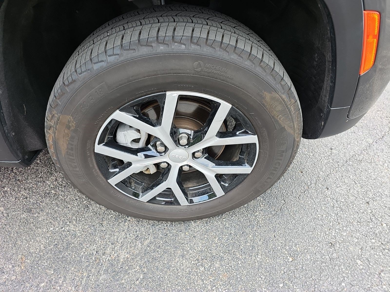 Used 2025 Jeep Grand Cherokee Limited AWD/4WD image 9