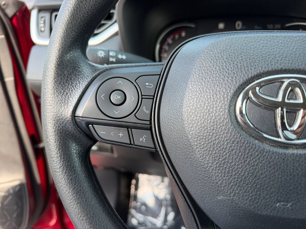 Used 2025 Toyota RAV4 XLE FWD image 20