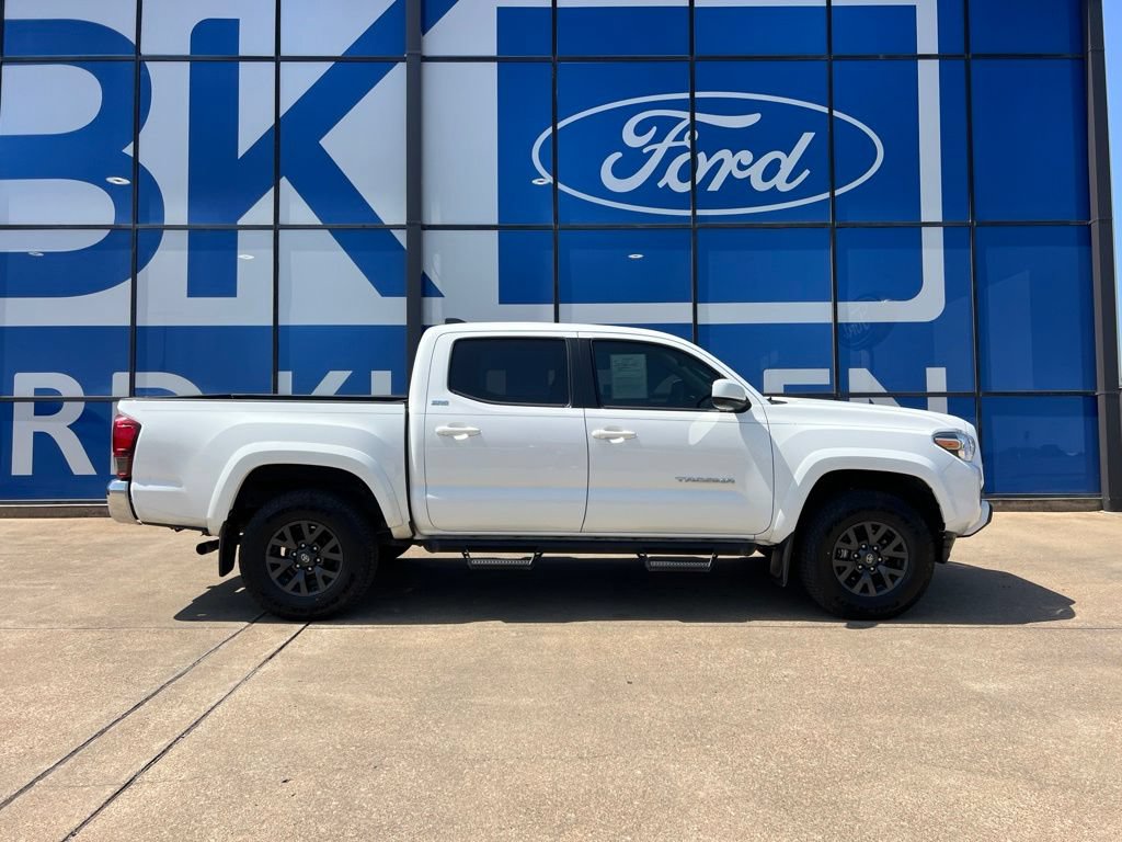Used 2023 Toyota Tacoma SR5 RWD image 4