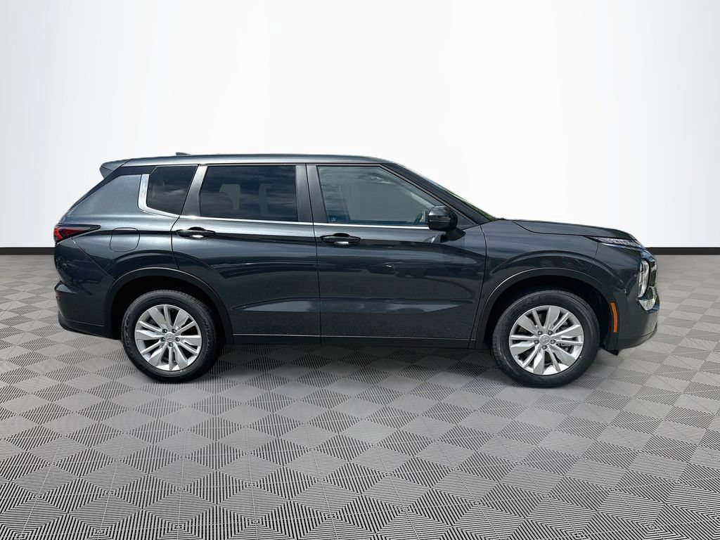 New 2026 Mitsubishi Outlander ES FWD image 4