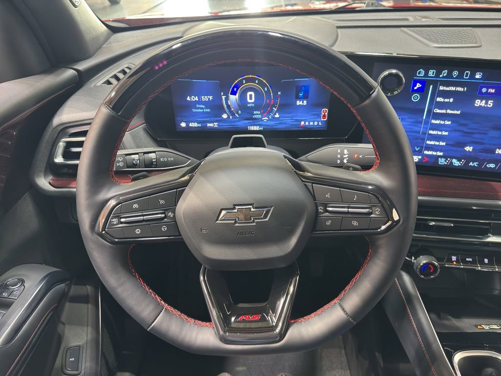 Used 2025 Chevrolet Traverse RS image 24