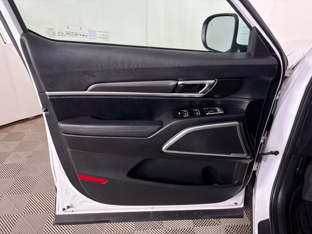 Used 2023 Kia Telluride S AWD/4WD image 16