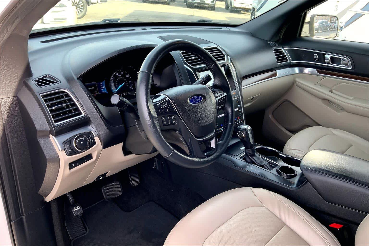Used 2018 Ford Explorer Limited w/ Equipment Group 301A image 16